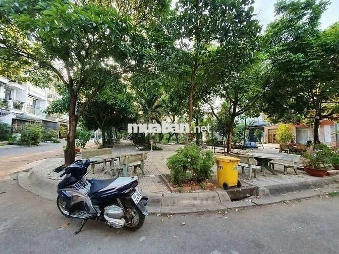 Biệt thự mini 7m x 23m. 3 Tầng View Công Viên Khu VIP Lê Thị Riêng