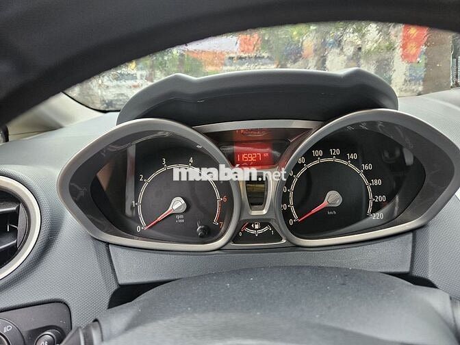 Ford Fiesta 1.6 AT 2013 Trắng Tự động