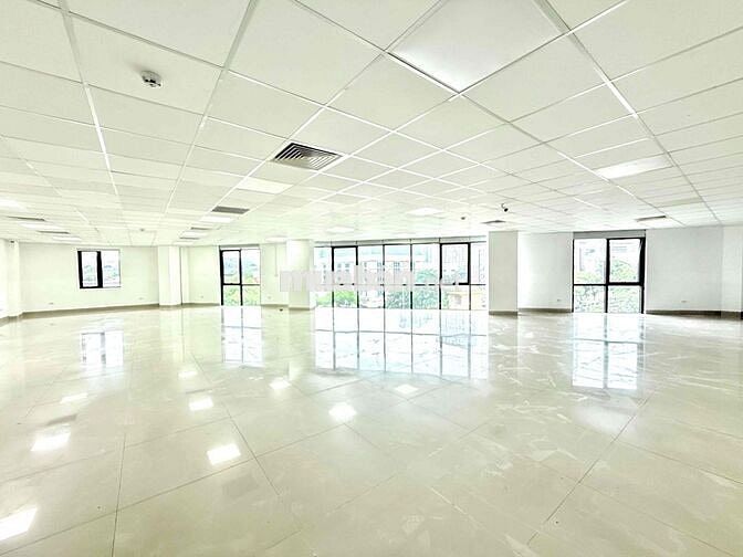 cho thuê văn phòng mặt phố Mạc Thái Tông. Hầm và bãi để xe thoải mái