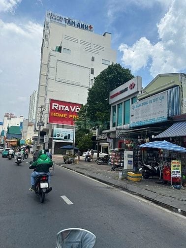 Xử lý NH nên Tôi bán gấp nhà mặt tiền 4lau Phạm Hùng,Q8,88m2,KD tốt