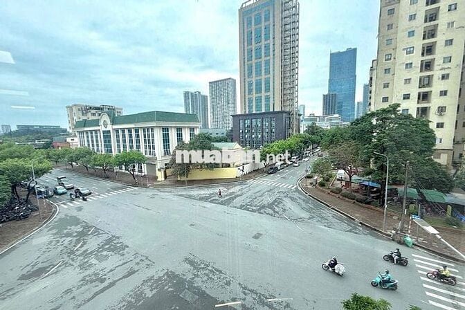 cho thuê văn phòng mặt phố Mạc Thái Tông. Hầm và bãi để xe thoải mái