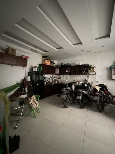 NỞ HẬU - XE HƠI NGỦ TRONG NHÀ - THÔNG TRƯỜNG SA - BÁN NHÀ CMT8 
