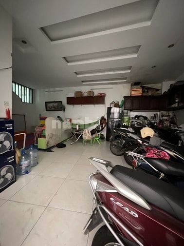 NỞ HẬU - XE HƠI NGỦ TRONG NHÀ - THÔNG TRƯỜNG SA - BÁN NHÀ CMT8 