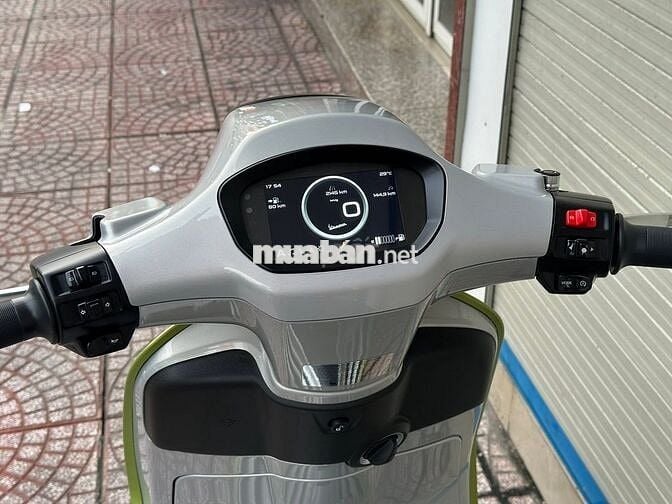 Vespa Tech 125cc 2025 Bạc 2000 km MH61823