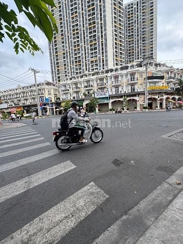 Bán nhà 4 tầng ngay đường số 6 khu dân cư bình đăng Q8