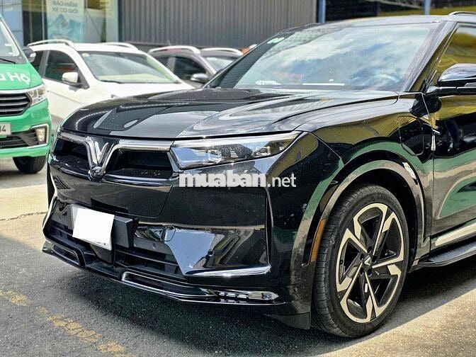 Vinfast VF9 Plus 2025 Đen lướt