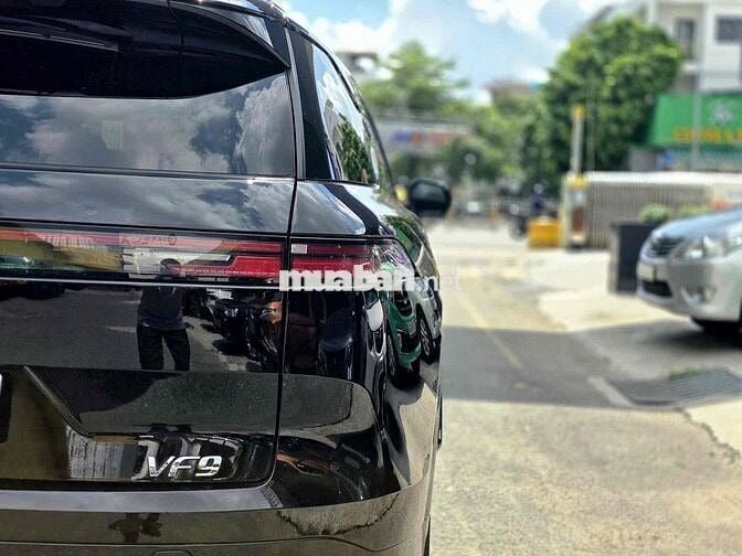 Vinfast VF9 Plus 2025 Đen lướt