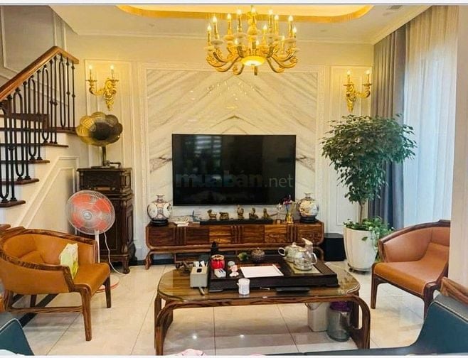 HOT ! Căn Liền kề Sao Biển, Vị trí đẹp, đang ở. Giá 15,5 tỷ có TL