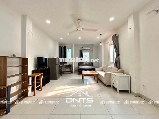 Phòng trọ trung tâm quận 1, đầy đủ nội thất, cửa sổ trời đh Nhân Văn