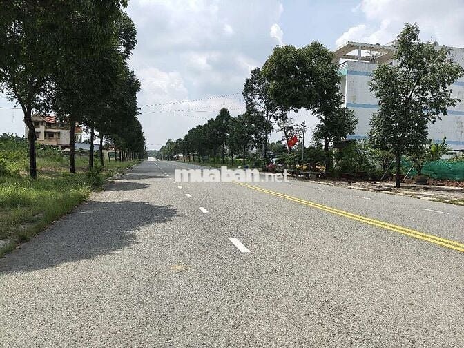 Bán 400m2 nhựa lớn thông KCN Mỹ Phước 3, Bến Cát, Bình Dương