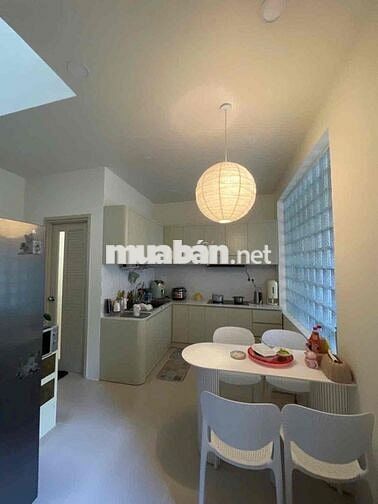 Hiếm!  Linh Tây, 2 tầng, sát mặt tiền Tô Ngọc Vân, đường xe hơi 5.5m