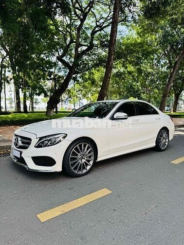 Mercedes-Benz C300 AMG 2018 (1 Chủ - Rất Mới)