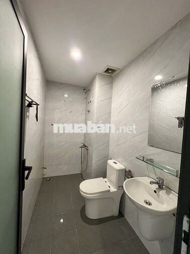 Cho thuê lâu dài star tower. 3pn, 2wc: 4,5 triệu/tháng