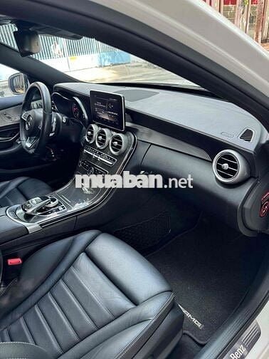 Mercedes-Benz C300 AMG 2018 (1 Chủ - Rất Mới)