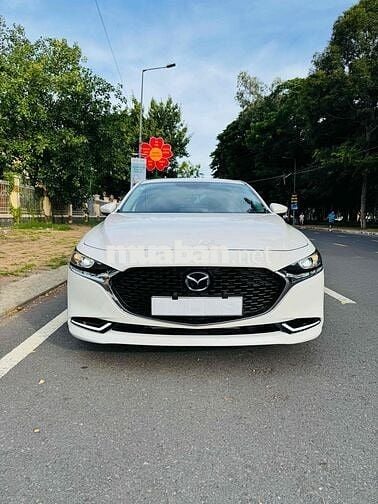 Mazda 3 Luxury 2023 Trắng 19.000km