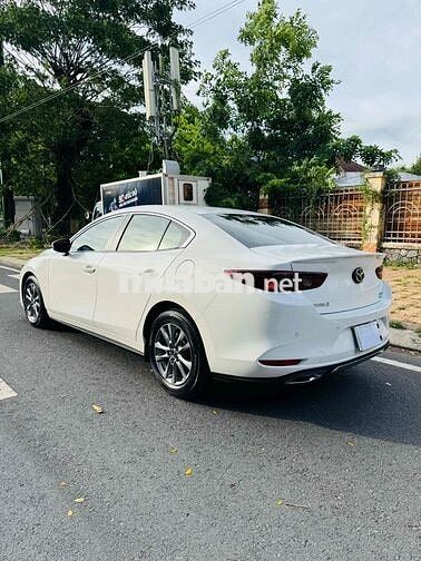 Mazda 3 Luxury 2023 Trắng 19.000km