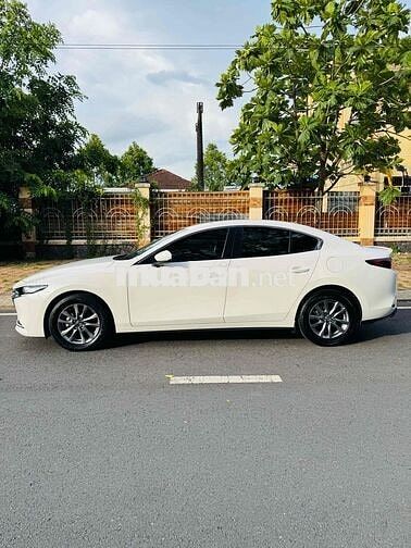 Mazda 3 Luxury 2023 Trắng 19.000km