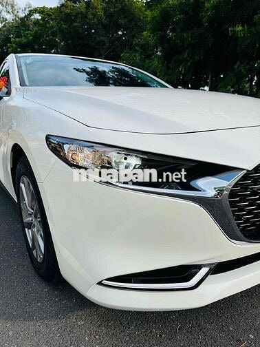Mazda 3 Luxury 2023 Trắng 19.000km
