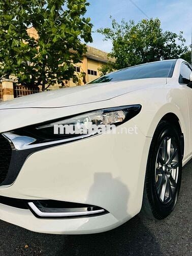 Mazda 3 Luxury 2023 Trắng 19.000km