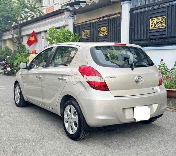 Hyundai i20 2011 Hatchback Vàng cát 49.000km