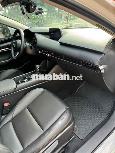 Mazda 3 Luxury 2023 Trắng 19.000km