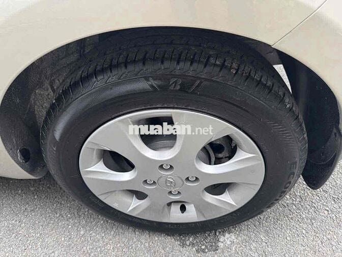 Hyundai i20 2011 Hatchback Vàng cát 49.000km