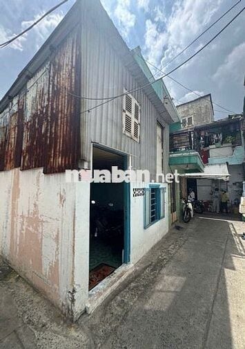 Nhà Cũ Bà Hom,diện tích lớn Cho Anh Chị thích xây nhà mới