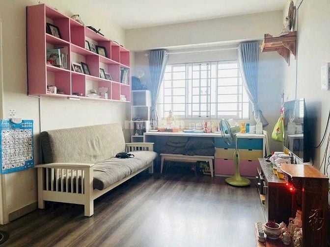 Chung cư Bàu cát,Tân BÌnh căn 2p ngủ,có nội thất giá 10tr/th