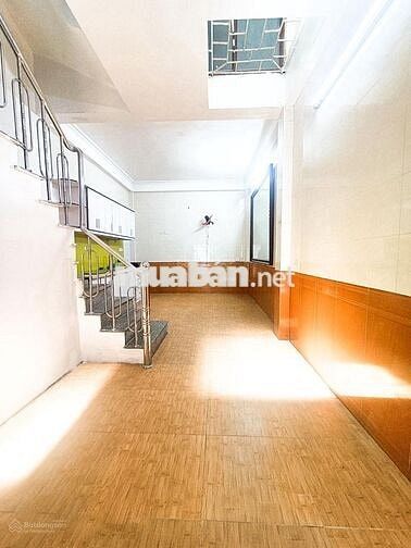 Cho thuê căn nhà 40m2 x 5 tầng/17 triệu - ngõ 146 Trung Kính, Cầu Giấy