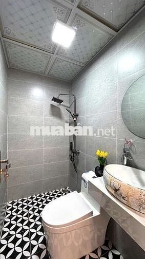 Tài Chính Hơn 3 Tỷ Chung Cư Đẹp 2PN BC Đông Nam Tầng Cao Sẵn Sổ GD