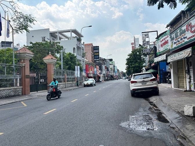 CHÍNH CHỦ BÁN SIÊU PHẨM NHÀ ĐẤT  LÊ VĂN SỸ PHƯỜNG 2 QUẬN TÂN BÌNH.