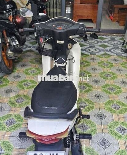 Honda Wave A Trắng Xăng