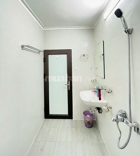 Cho thuê nhà ngõ 379 Đội Cấn, Ba Đình, DT 50m2 x 4 tầng, an ninh tốt