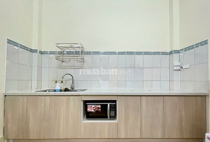 Cho thuê nhà ngõ 379 Đội Cấn, Ba Đình, DT 50m2 x 4 tầng, an ninh tốt