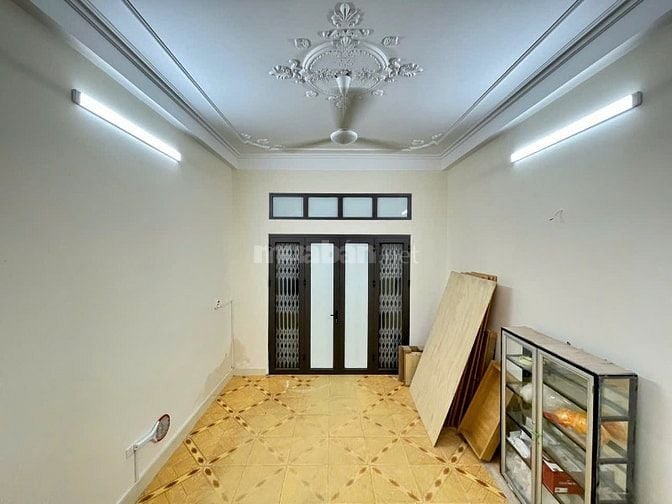 Cho thuê nhà ngõ 379 Đội Cấn, Ba Đình, DT 50m2 x 4 tầng, an ninh tốt