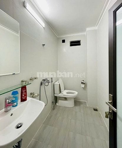 Cho thuê nhà ngõ 379 Đội Cấn, Ba Đình, DT 50m2 x 4 tầng, an ninh tốt