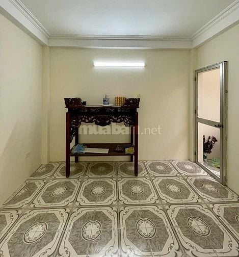 Cho thuê nhà ngõ 379 Đội Cấn, Ba Đình, DT 50m2 x 4 tầng, an ninh tốt