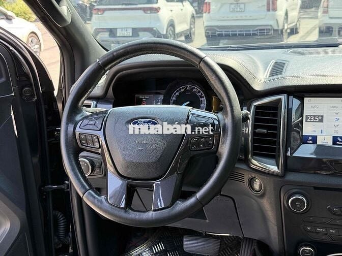 Ford Everest Titanium 2018 100.000 km Đen