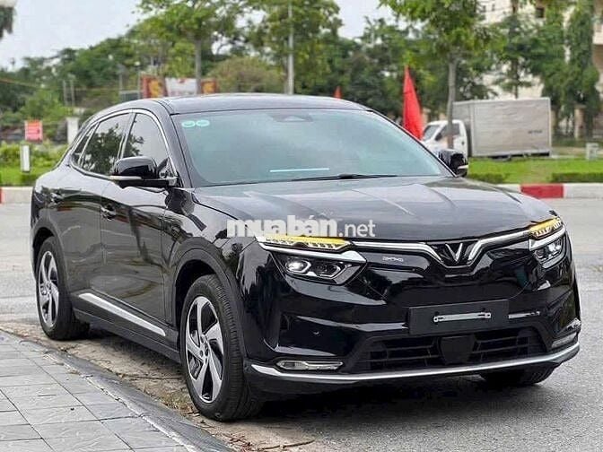 VinFast VF8 Đỏ, Trắng, Đen