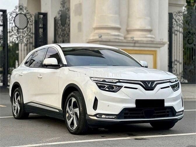 VinFast VF8 Đỏ, Trắng, Đen