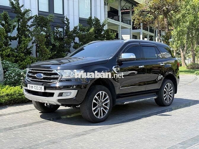 Ford Everest Titanium 2018 100.000 km Đen