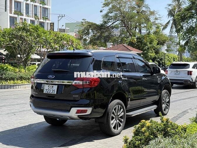 Ford Everest Titanium 2018 100.000 km Đen