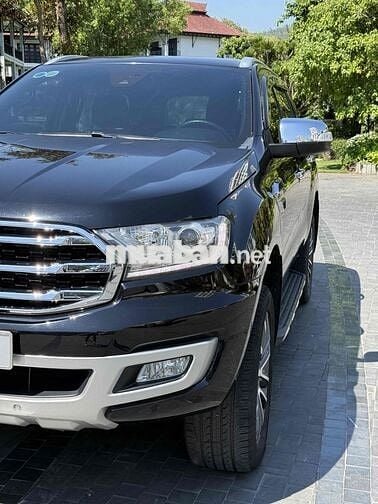 Ford Everest Titanium 2018 100.000 km Đen