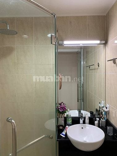 Cho thuê căn hộ tại chung cư 312 Lạc Long Quân, 65m2 2PN, 1WC giá 10tr