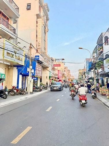 Nhà 7,6x19,7m đường 15 Phường Tân kiểng Quận 7. Trệt 2 lầu TN 65tr/th