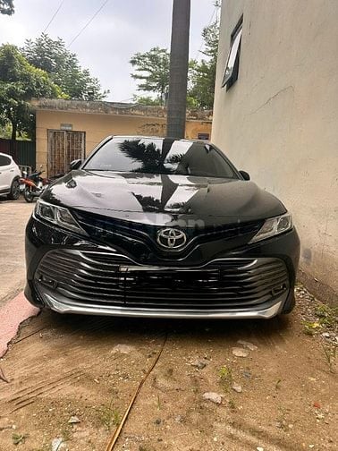 Bán xe ô tô Camry 2.0G sản xuất năm 2021