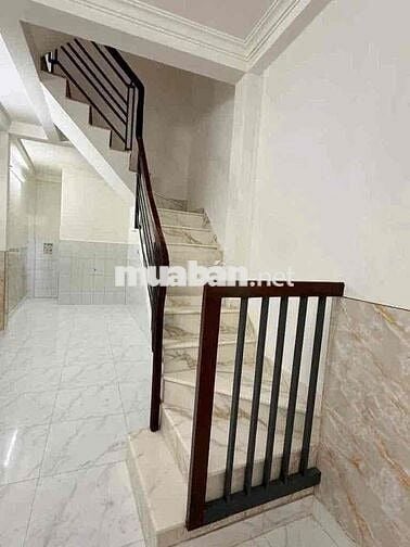 Cho thuê nhà nguyên căn.trệt 2 lầu,4pn2wc( Trần quang diệu p13,Q3)