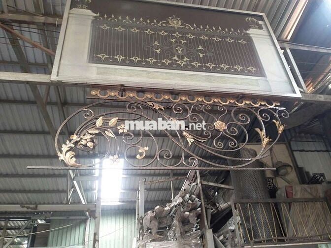 Cần Tuyển Thợ Cửa Sắt 