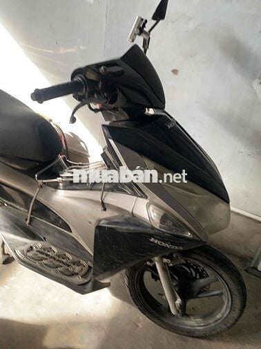 Honda Air Blade Đen, Bạc động cơ mạnh