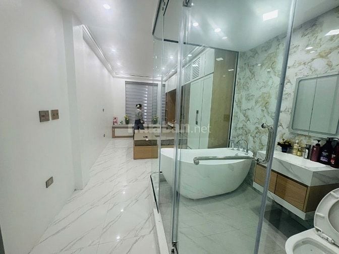 Bán Nhà phân lô xây mới 100%, thiết kế hiện đại, thang máy, ôtô đỗ cửa